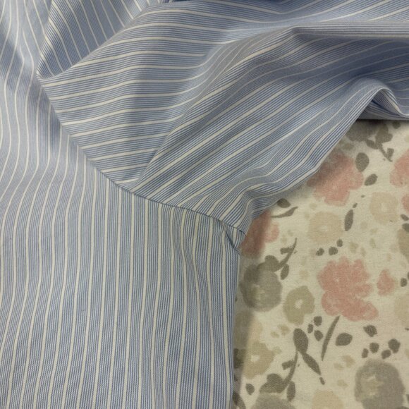 Lands End Women's Size 8 Long Sleeve Dress Shirt - Pinstripes - Picture 11 of 12